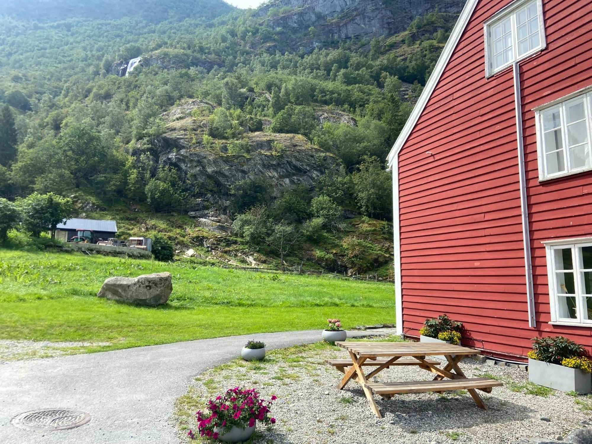 Brekke Gard Hostel Flåm Esterno foto